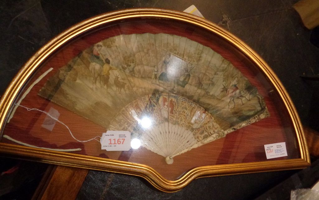 OGGETTISTICA 绘有乡村风景的扇子 象牙座，带多色珐琅，法国 十八世纪
h.Cm.29