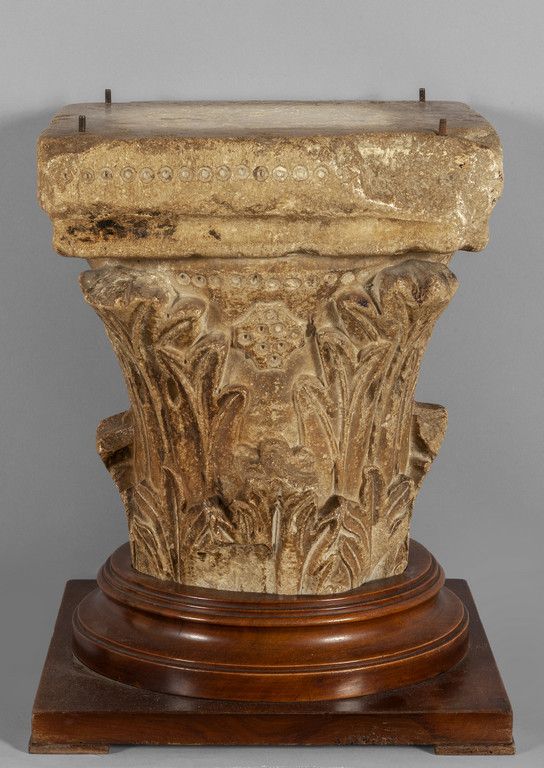 Capitello protocorinzio in marmo scolpito, Capitel protocorintio de mármol talla&hellip;
