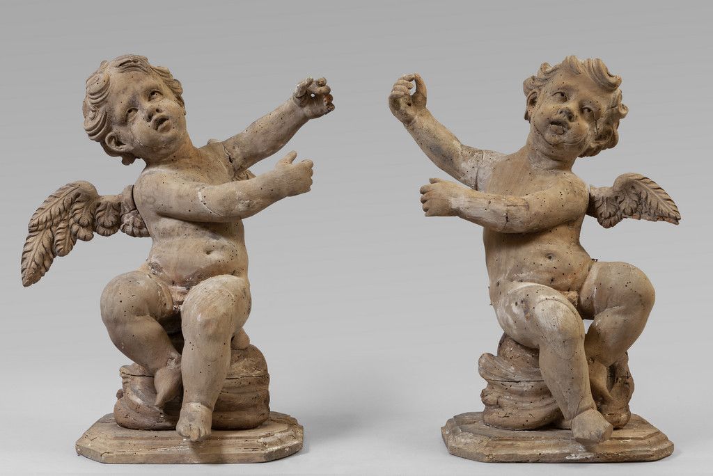 Angeli, coppia di sculture in legno naturale, Angels, pair of sculptures in natu&hellip;