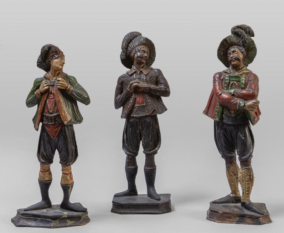 Tre sculture in legno policromo raffiguranti Three polychrome wooden sculptures &hellip;