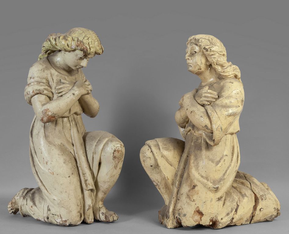 Angeli genuflessi, coppia di sculture in legno Gebeugte Engel, Paar geschnitzte &hellip;