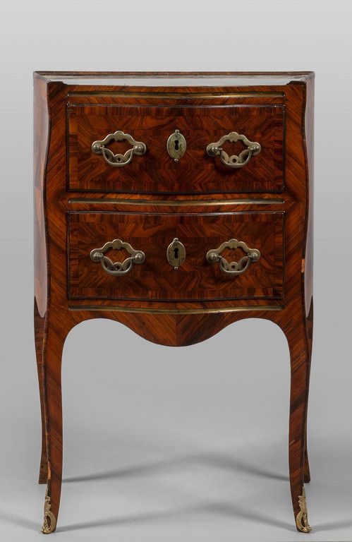 Comodino Luigi XIV lastronato in legno di viola, Louis XIV bedside table with vi&hellip;