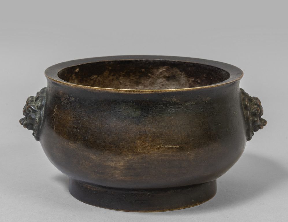 Bruciaprofumo in bronzo, Cina Bronze perfume burner, China XIX/XX century
diam.C&hellip;