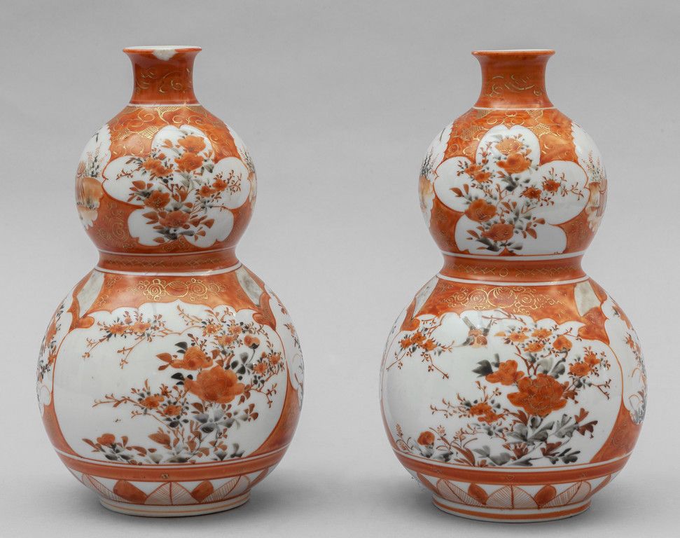 Coppia di vasi in porcellana a forma di zucca, Pair of pumpkin-shaped porcelain &hellip;