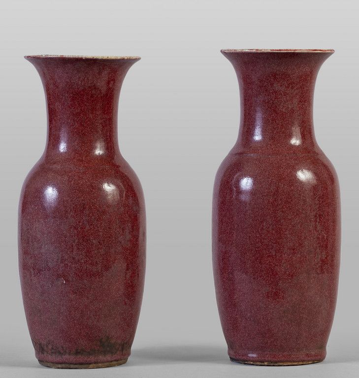 Due vasi in porcellana sangue di bue, Cina 两个牛血色瓷瓶，中国 19世纪
h.Cm.32