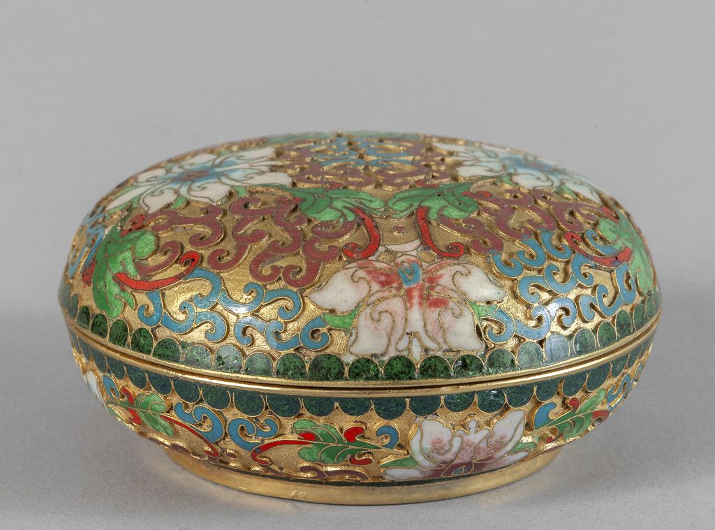 Scatola cloisonnè, Cina Cloisonné box, China 19th century
diam.Cm.10xh.4,5