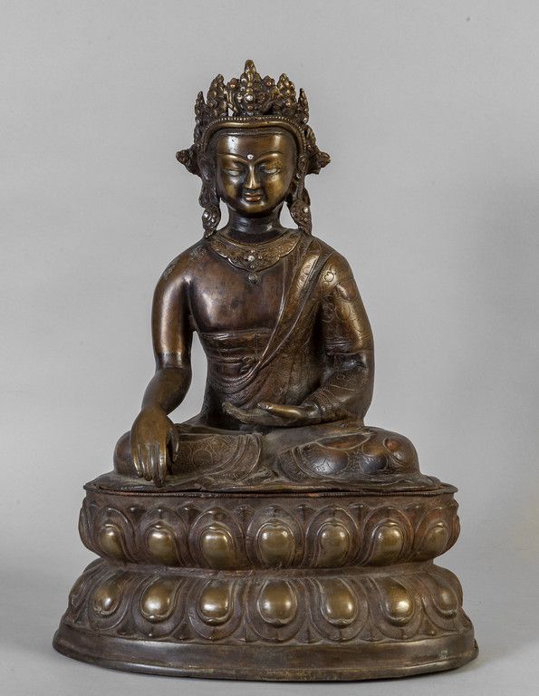Scultura in bronzo, Tibet sec.XIX Escultura de bronce, Tíbet siglo XIX
h.Cm.49