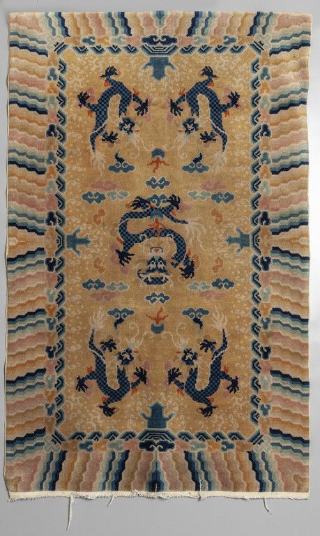 Tappeto pechinese con dragone, inizi Pekingese carpet with dragon, early 20th ce&hellip;