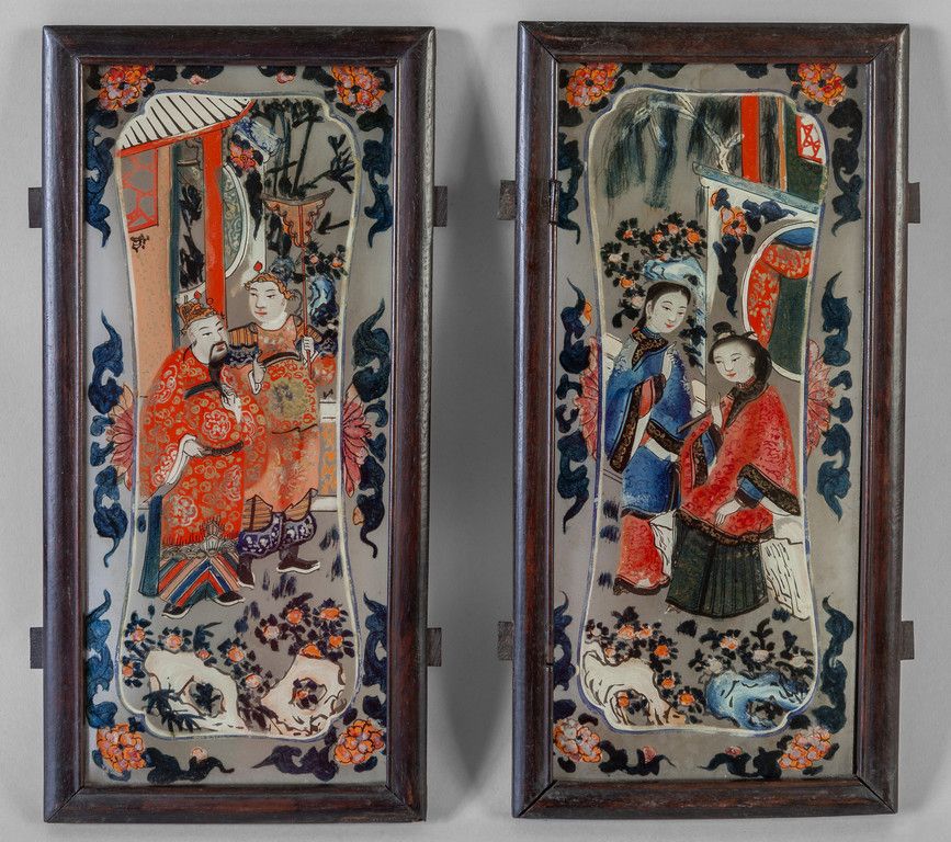 Due dipinti su vetro raffiguranti scene di vita 两幅描绘中国生活场景的玻璃画，19世纪
cm. 26x11
