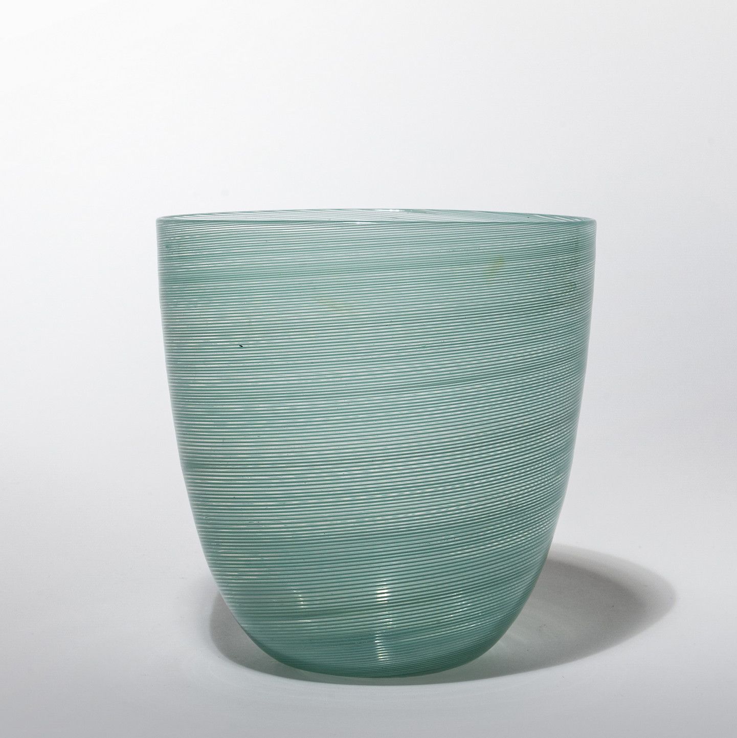 SCARPA Carlo CARLO SCARPA VENINI
Vase en verre demi-cannelé des années 1930. 
Ma&hellip;