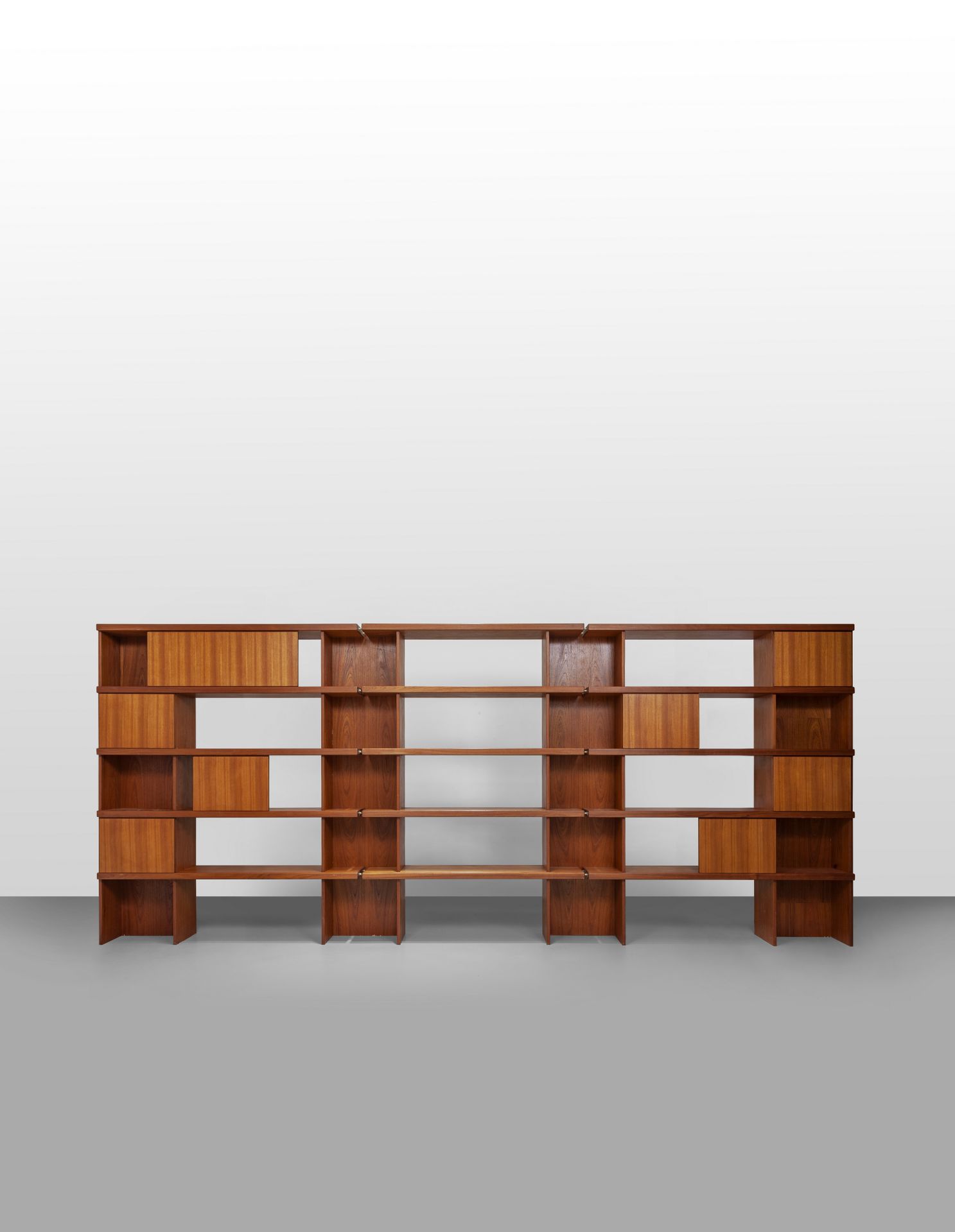 TAPIOVAARA Ilmari ILMARI TAPIOVAARA
A bookcase manufactured by ESPOSIZIONE PERMA&hellip;