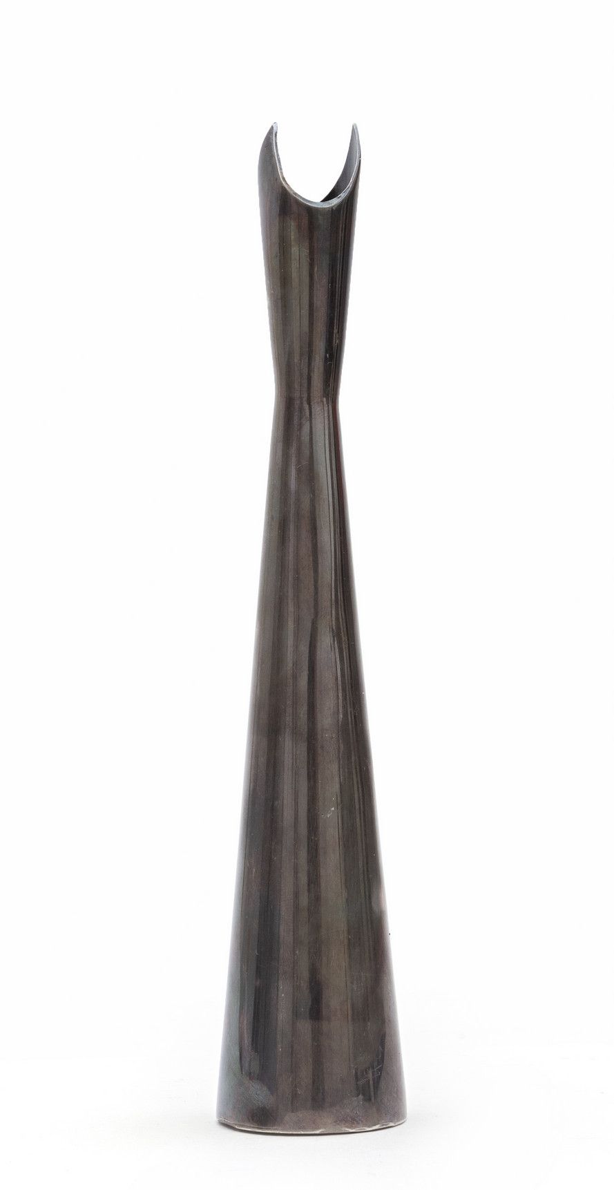 SABATTINI LINO LINO SABATTINI
1956年为CHRISTOFLE设计的 "红衣主教 "花瓶。
镀银金属。
标记为 "Christof&hellip;