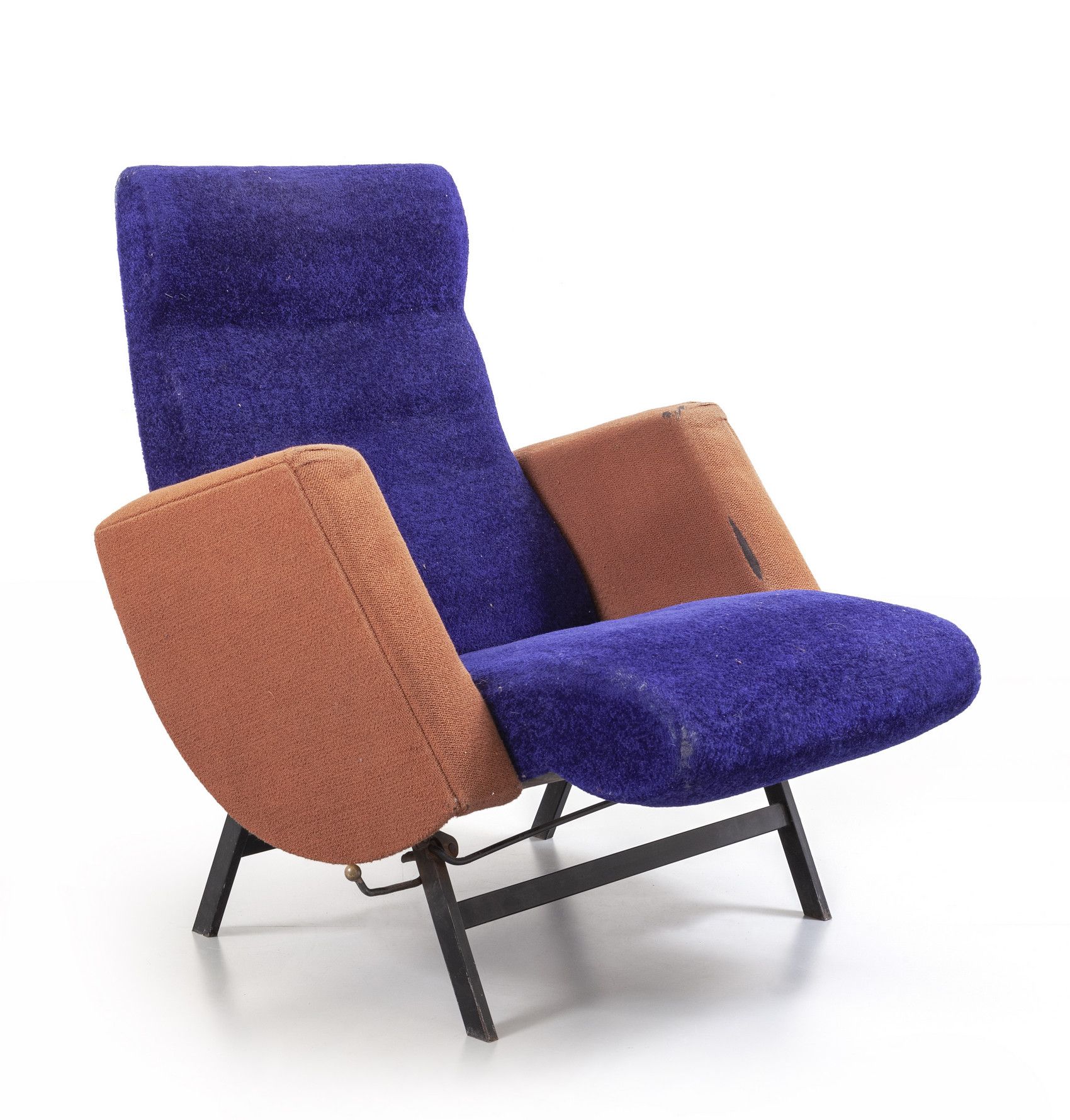 POLTRONA A RECLINING ARMCHAIR from the 1950s. 
Varnished steel, upholstered part&hellip;