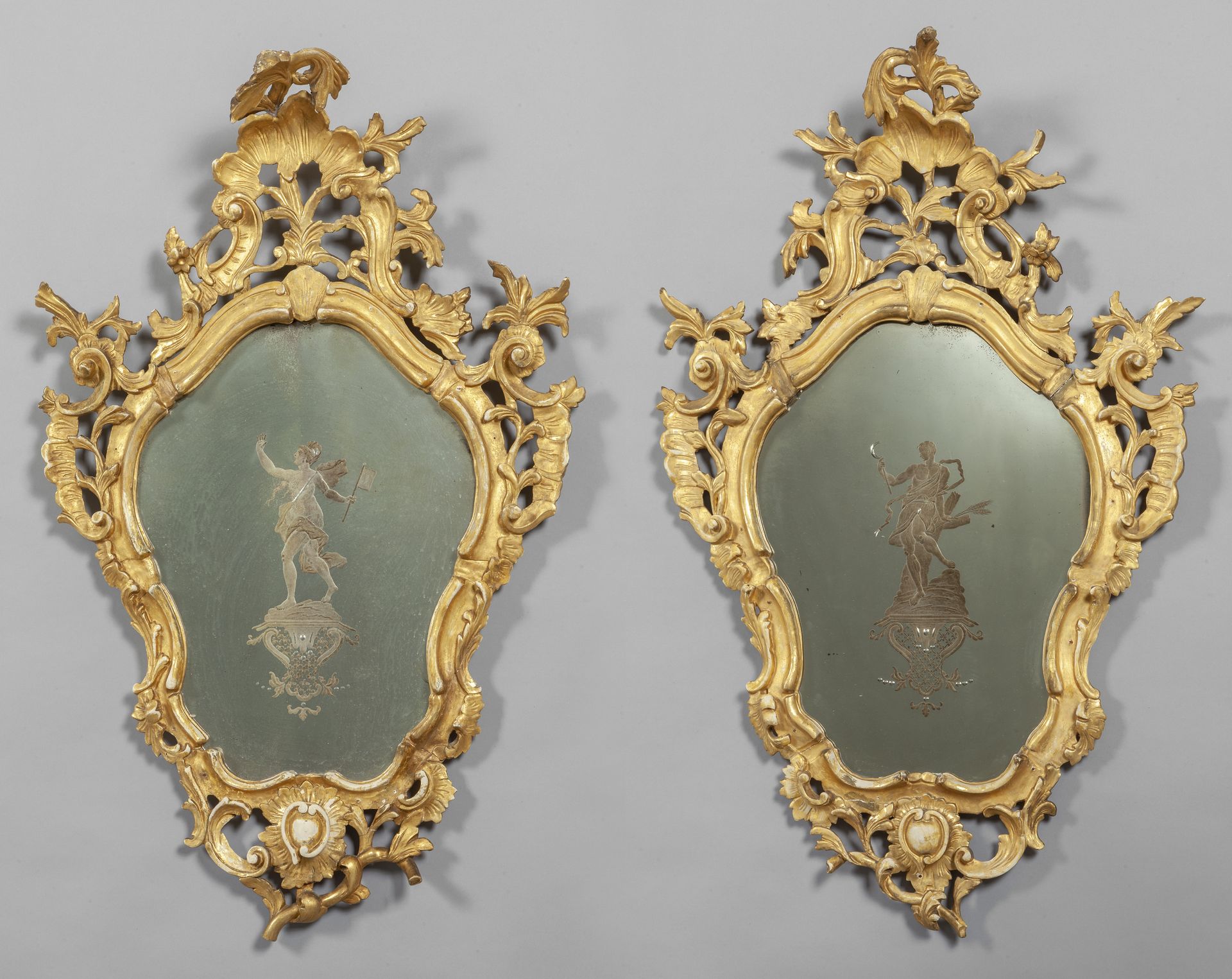 Coppia di specchiere Luigi XV in legno finemente Paire de miroirs Louis XV en bo&hellip;