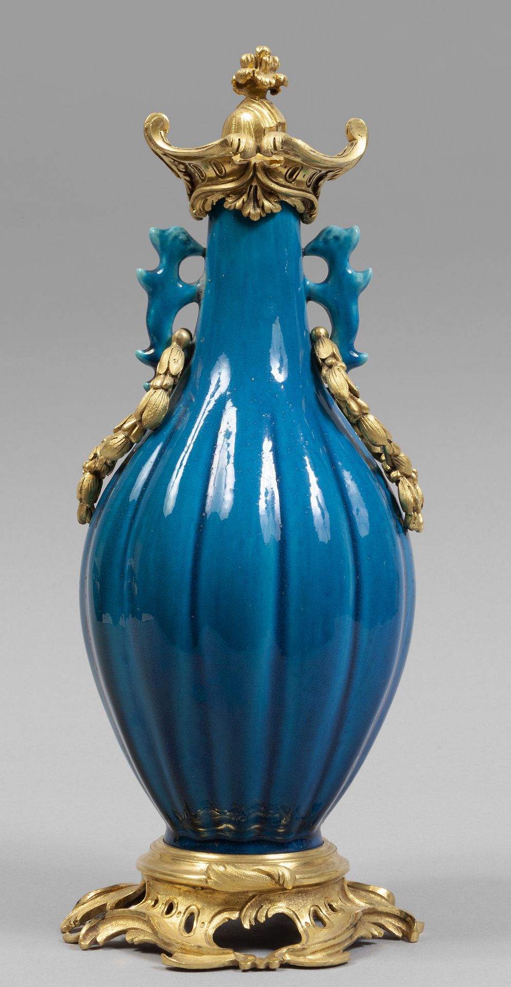 Bottiglia in porcellana montata in bronzo, Porcelain bottle mounted in bronze, 1&hellip;
