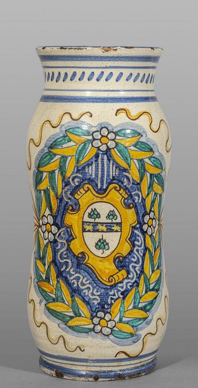 Albarello in ceramica decorato in policromia su Albarello en céramique décoré en&hellip;