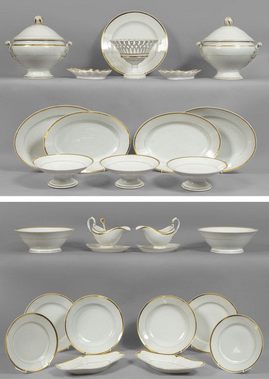 OGGETTISTICA Vajilla de porcelana blanca con bordes dorados compuesta por 42 pla&hellip;