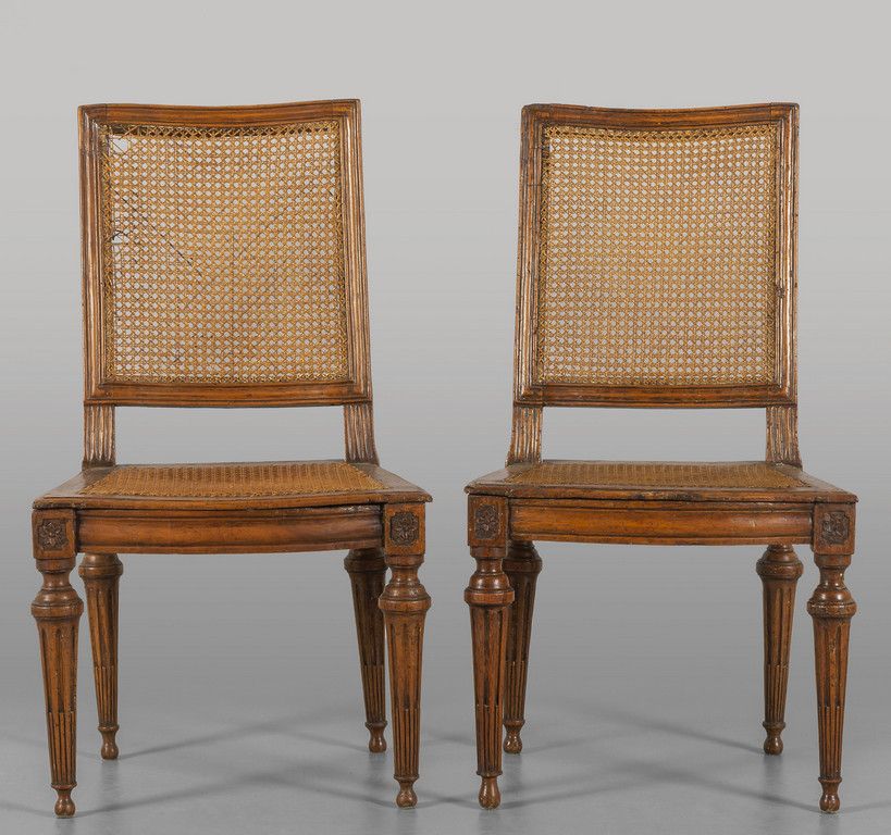 SEDIE Pareja de sillas Luis XVI de nogal Génova siglo XVIII