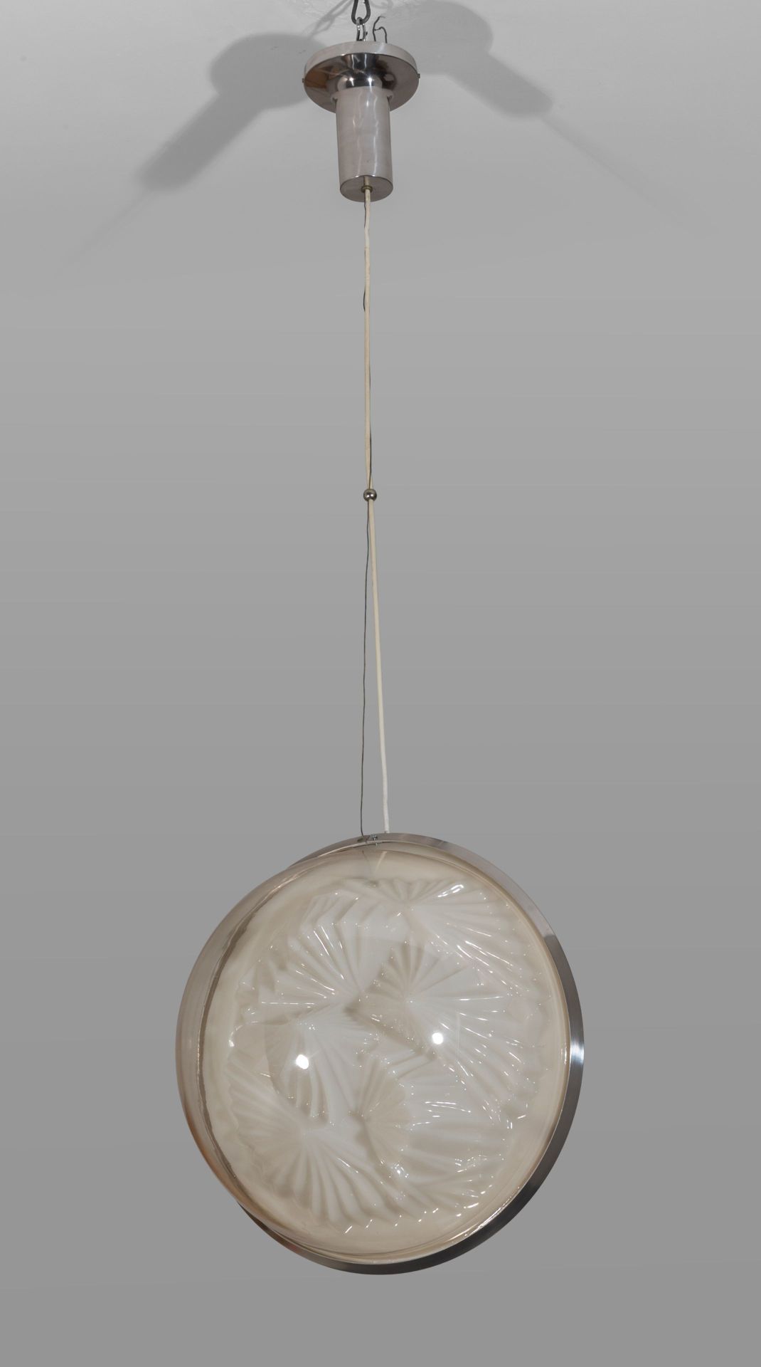 LAMPADARIO Lampe de suspension des années 1970. 
Perspex transparent, laiton nic&hellip;