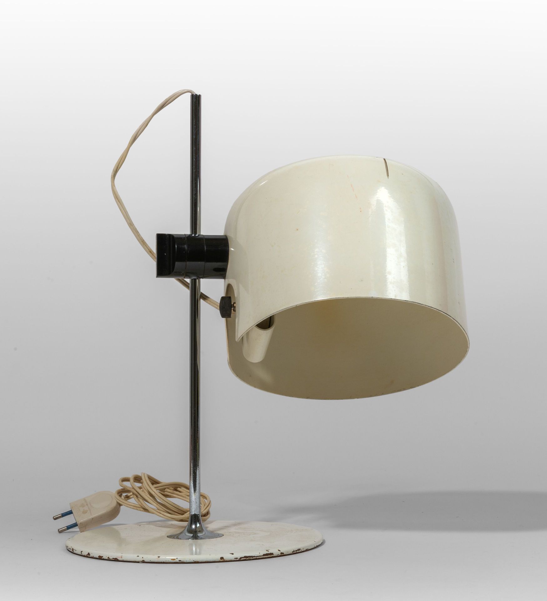 COLOMBO JOE JOE COLOMBO O-LIGHT 1967. 
Lampe de table "Coupé".
Acier laqué et al&hellip;