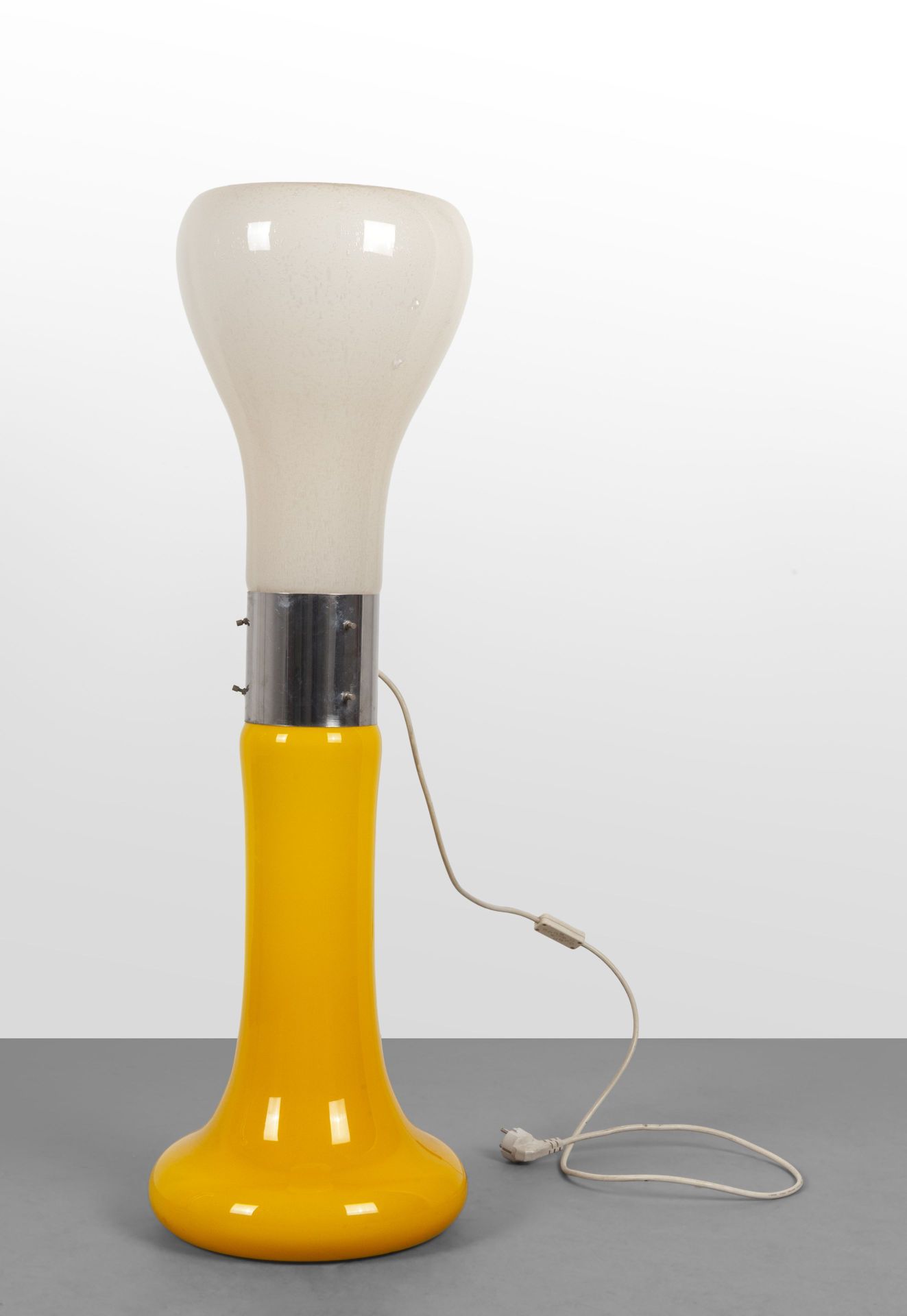 LAMPADA Lampadaire des années 1970. 
Acier chromé. 
Hauteur 105 cm.