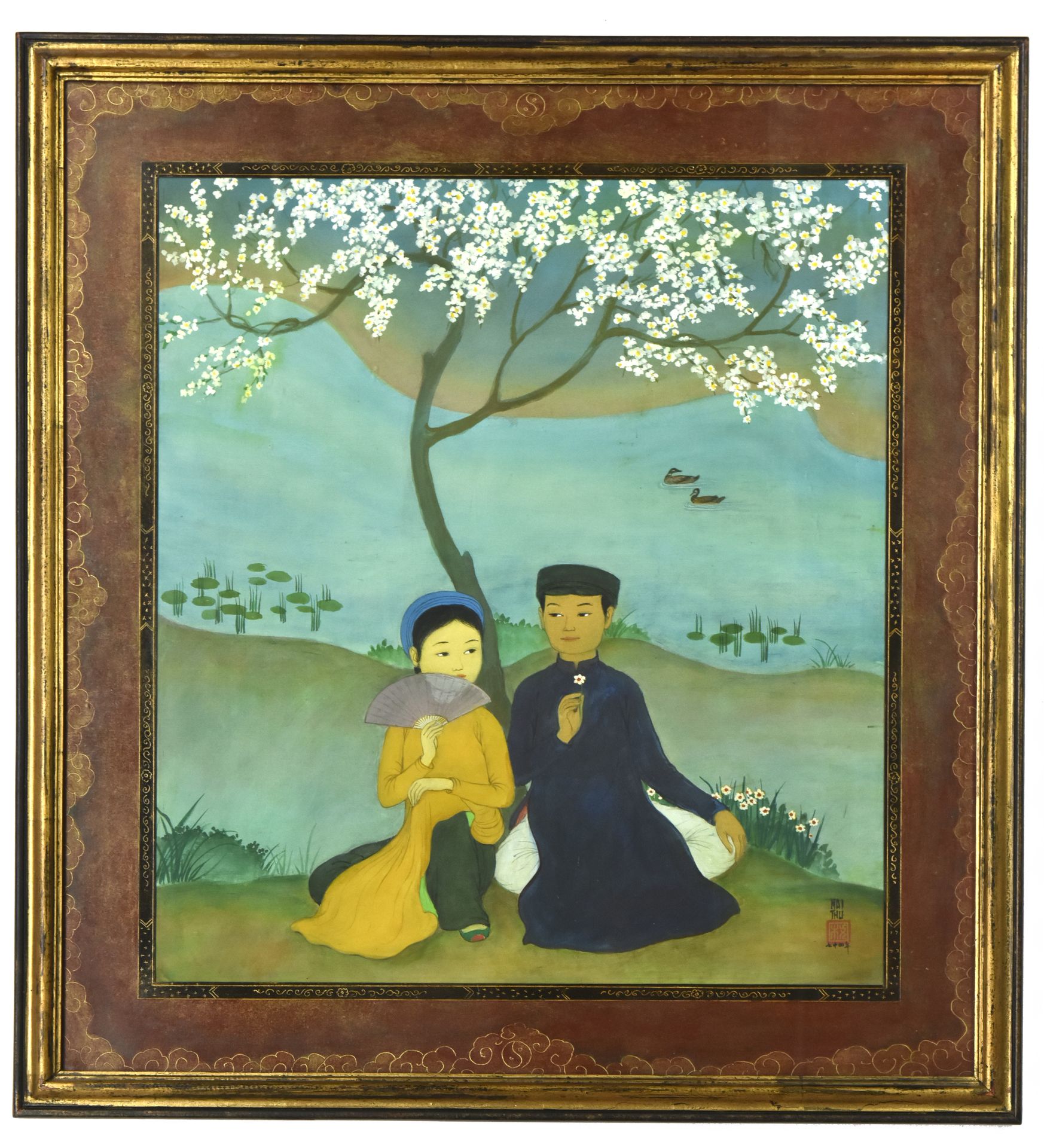 MAI TRUNG THU (1906-1980). 
樱花树下拿着扇子的情侣，1974年。丝绸上的水墨和彩色。右下方有签名和日期。在艺术家制作的原框中。由Ma&hellip;