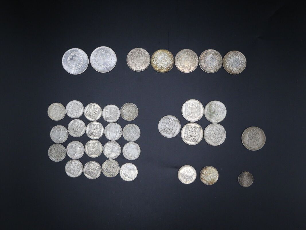 Null Ensemble de pièces en argent : 

Pièce de 5 francs 1844

19 pièces de 10 fr&hellip;