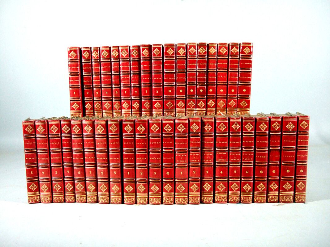 Null 35.[Dauthereau收藏]。巴黎，J. Dauthereau, 1826-1830。一套39卷，32开本。半樱花小牛皮，书脊上装饰着金色和冷色&hellip;