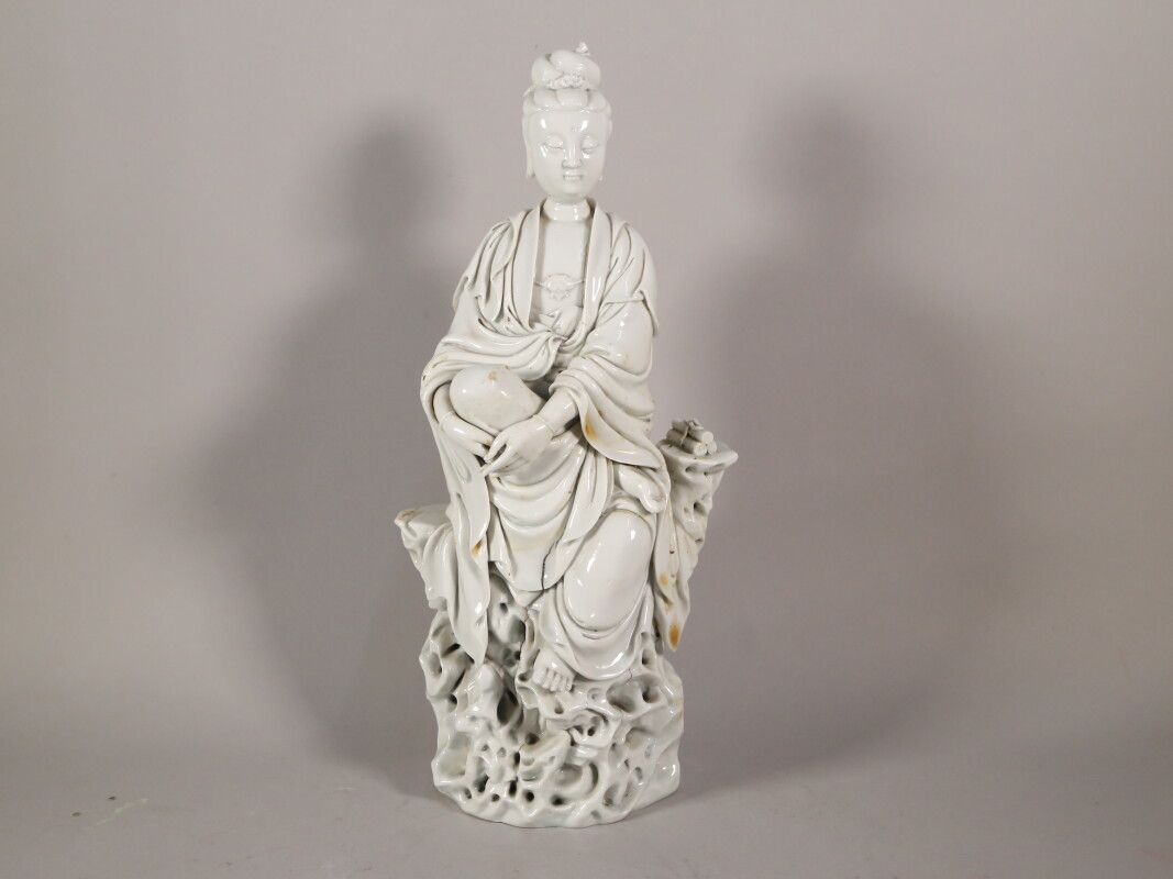 Null Sujet femme en porcelaine blanche 

H. 38 cm