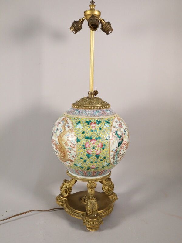 Null Corps de pot à gingembre en porcelaine montée en lampe, monture bronze doré&hellip;