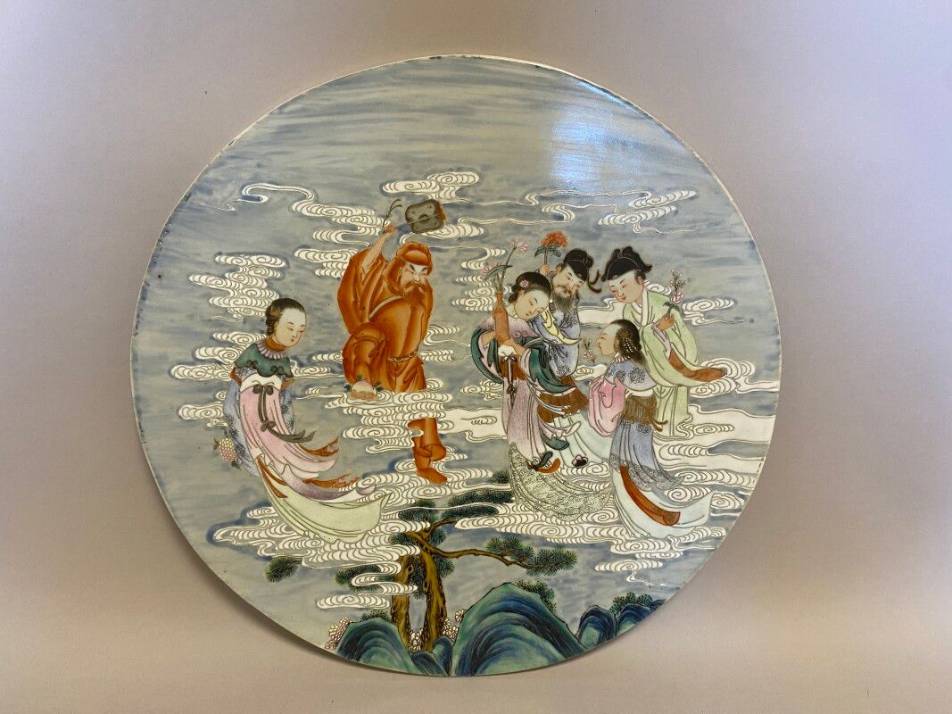 Null Chine - Plaque ronde en porcelaine de la Famille rose à décor d'immortel - &hellip;