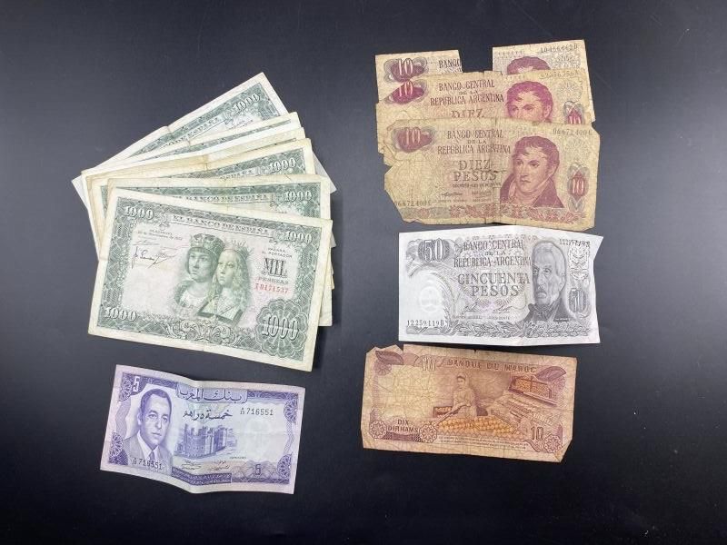 Null Set of banknotes : 

- Spain, 9 bills of 1000 pesetas 

Argentina, 3 bills &hellip;