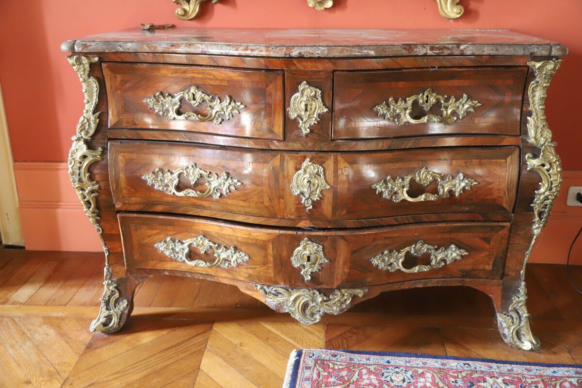 Null Wooden chest of drawers opening with four drawers on three rows. Red marble&hellip;