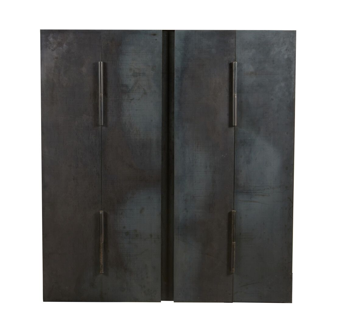 Null Franck ROBICHEZ (生于1942年)

储存单元，有2个铜化钢的折叠屏门。

111 x 100 x 50厘米