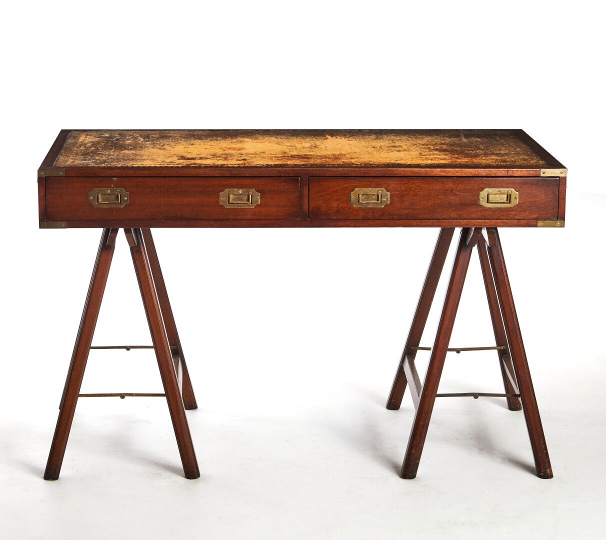 Null Mahogany veneer boat desk.

2 large drawers. Copper spandrels. Legs with tr&hellip;