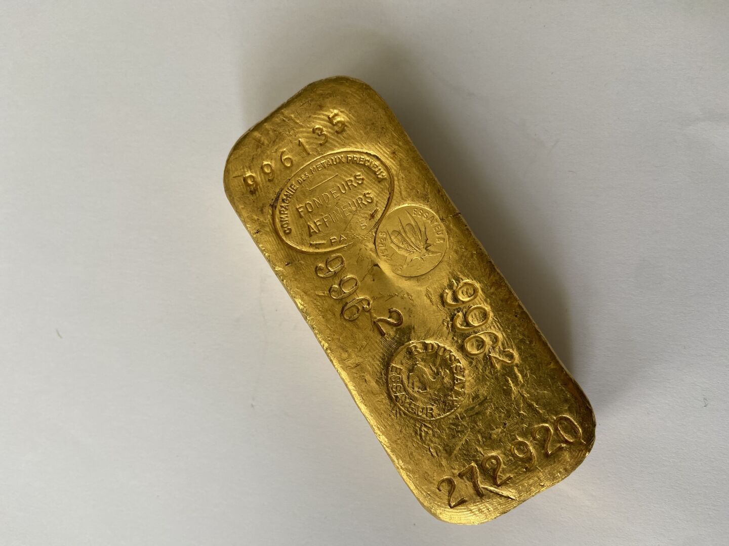 Null Gold ingot numbered 996135 272920

Precious metals company PARIS

Weight : &hellip;