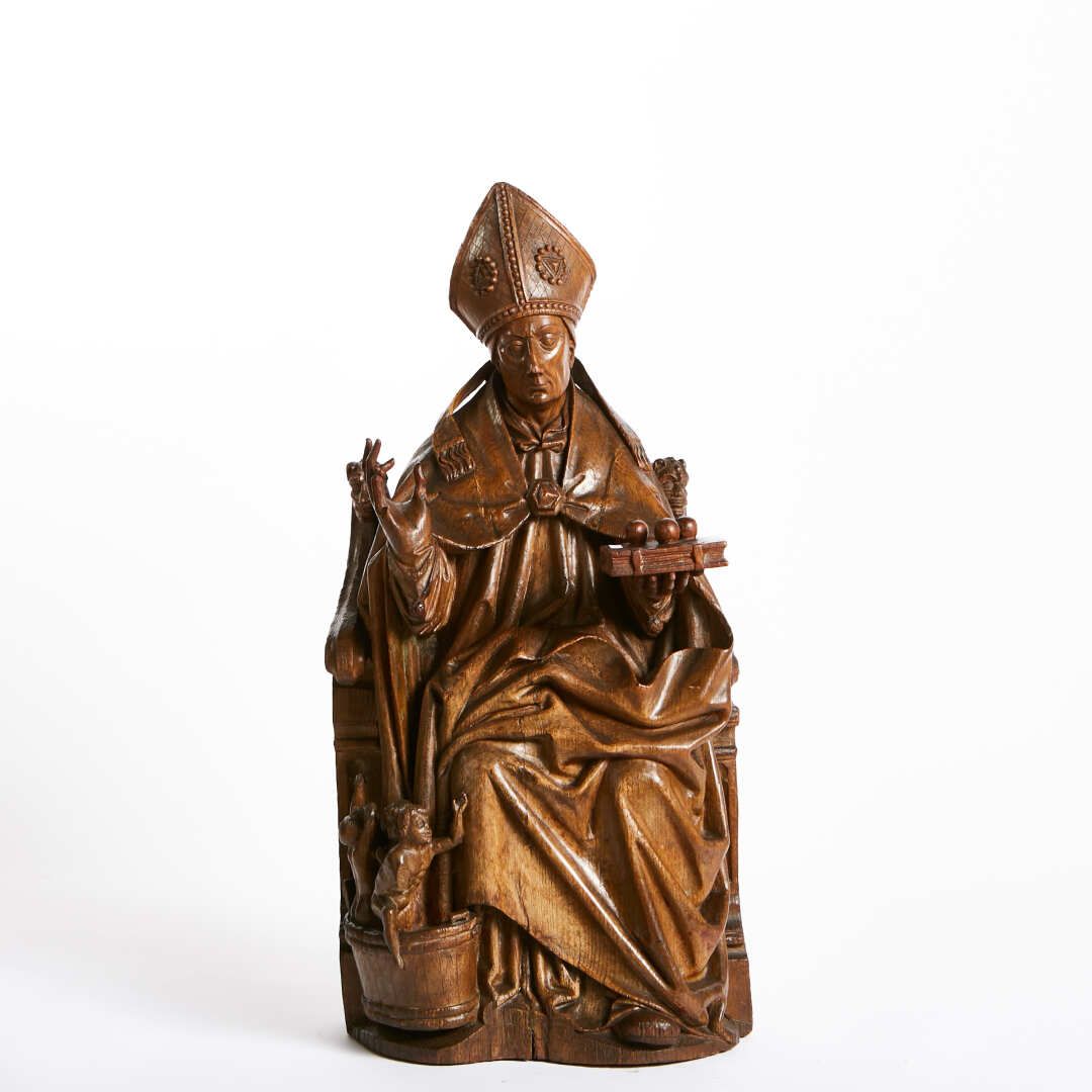 Null Saint Nicolas en chêne sculpté avec traces de polychromie, dos refermé. Le &hellip;