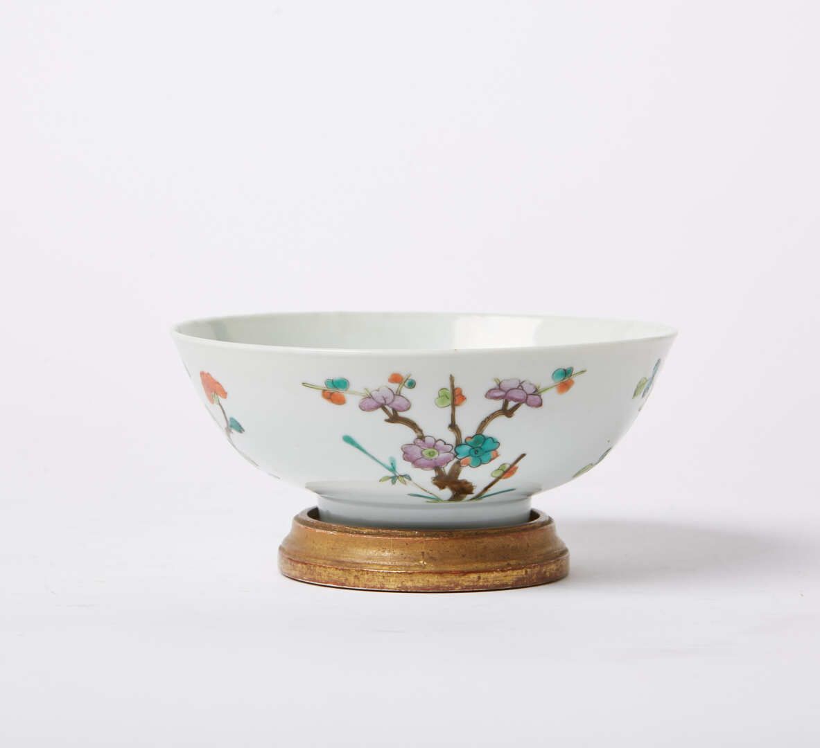 Null CHINE
Coupe en porcelaine famille rose
19ème siècle
Hauteur : 6.5cm
Diamètr&hellip;