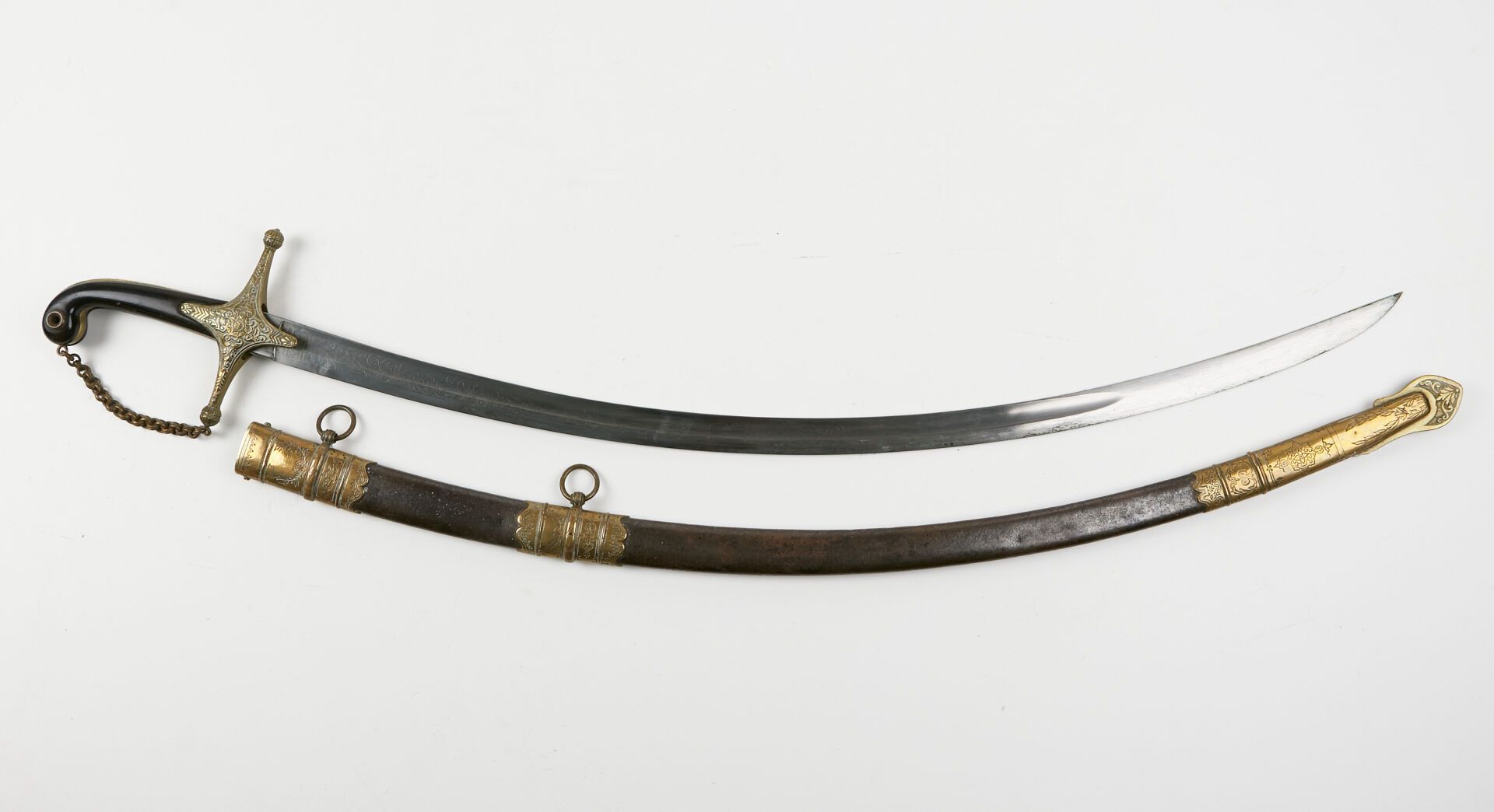 Null Oriental-style light cavalry officer's saber.
Handle with horn plates and e&hellip;