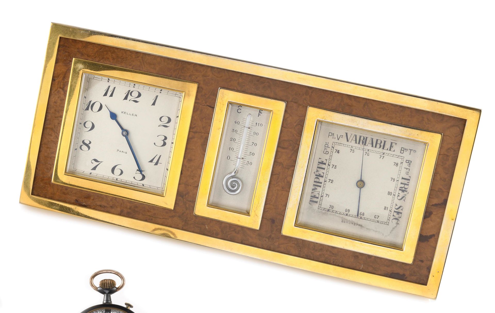 Null KELLER 巴黎 大约1930年。鎏金黄铜和桃花心木办公桌简编。签名的白色表盘，阿拉伯数字和铁路在左边，蓝钢指针。温度计在中间（工作），气压计在右边&hellip;