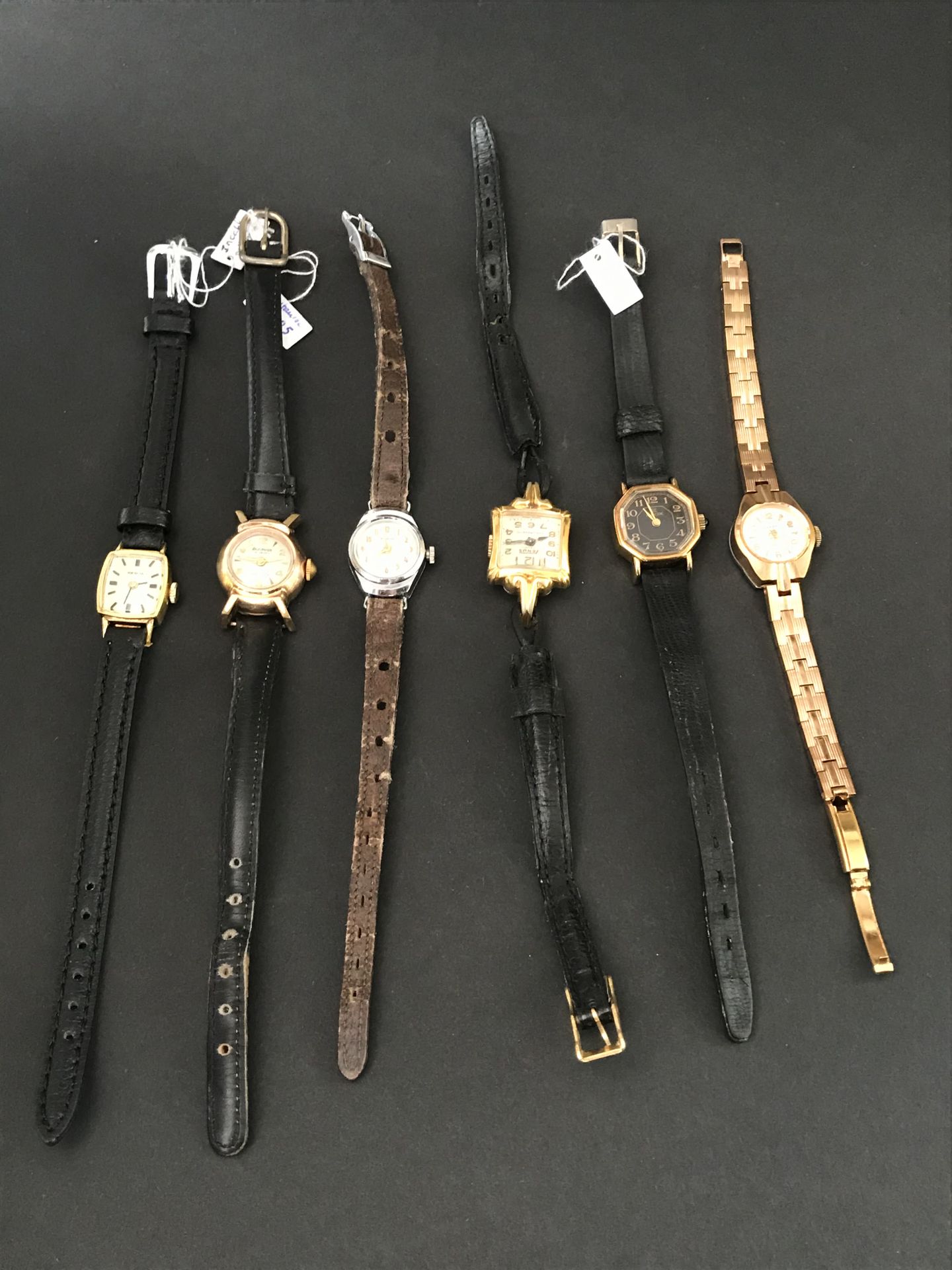 Null Lot of six Ladies Watches

leather and metal straps

In working order