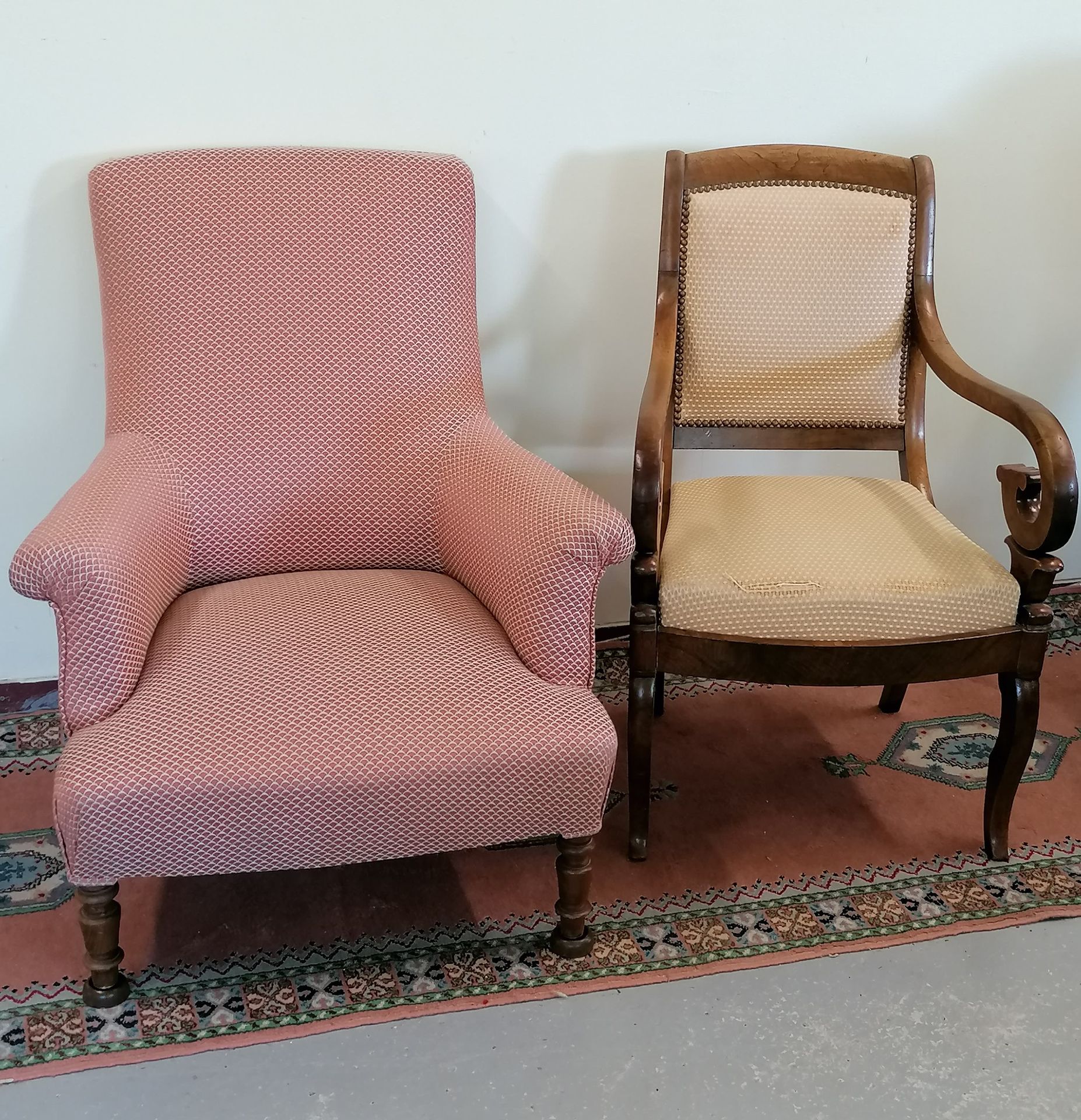 Null A set of TWO CHAIRS

A napoleon III armchair nicely covered 

A desk chair &hellip;