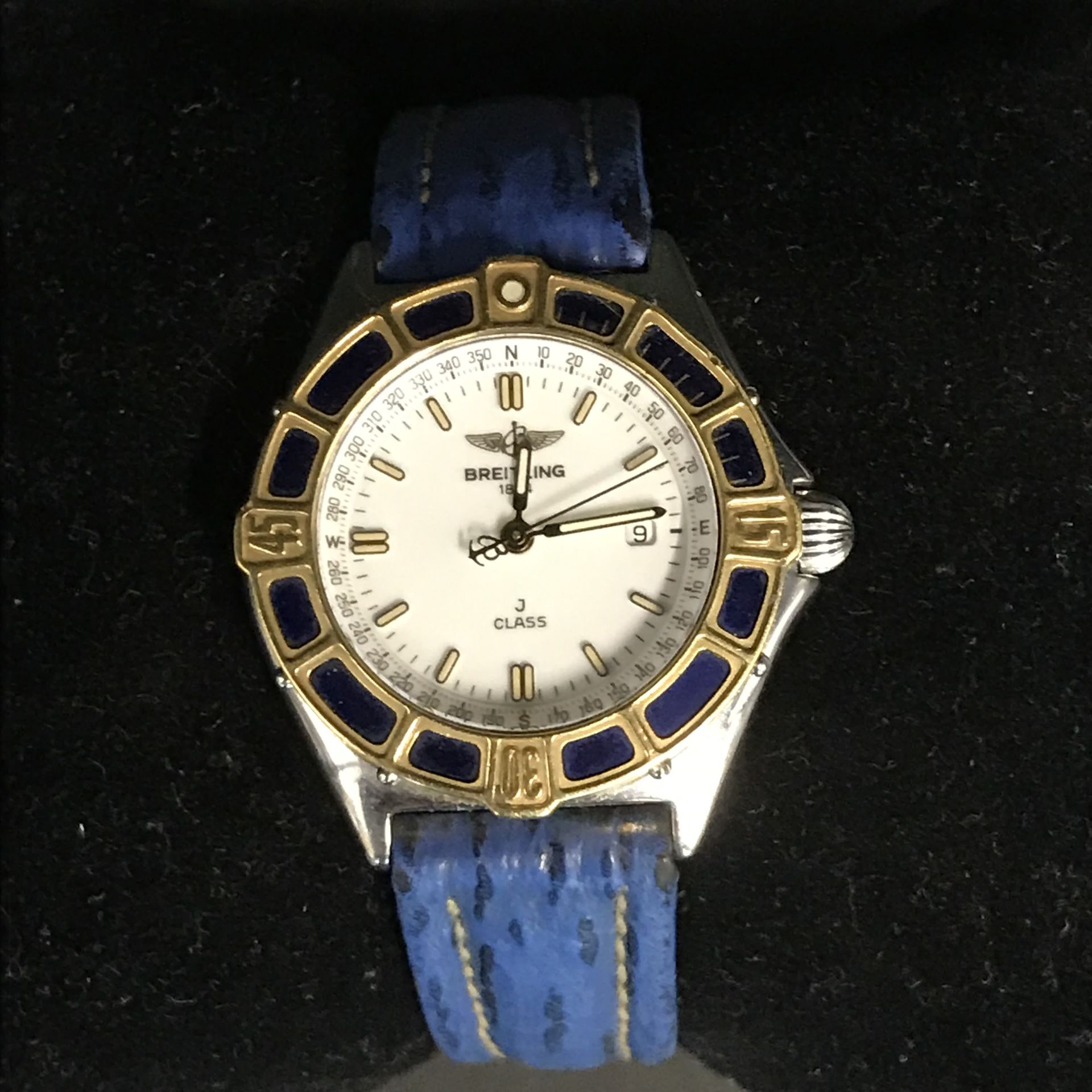 Null BREITLING 

Lady J Damenuhr mit Quarz

Gehäuse aus Gold und Stahl, blaues L&hellip;