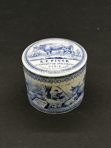 Null L.T. PIVER - "Genuine Beef Moelle" - (circa 1860)

Raro vaso cosmetico in t&hellip;