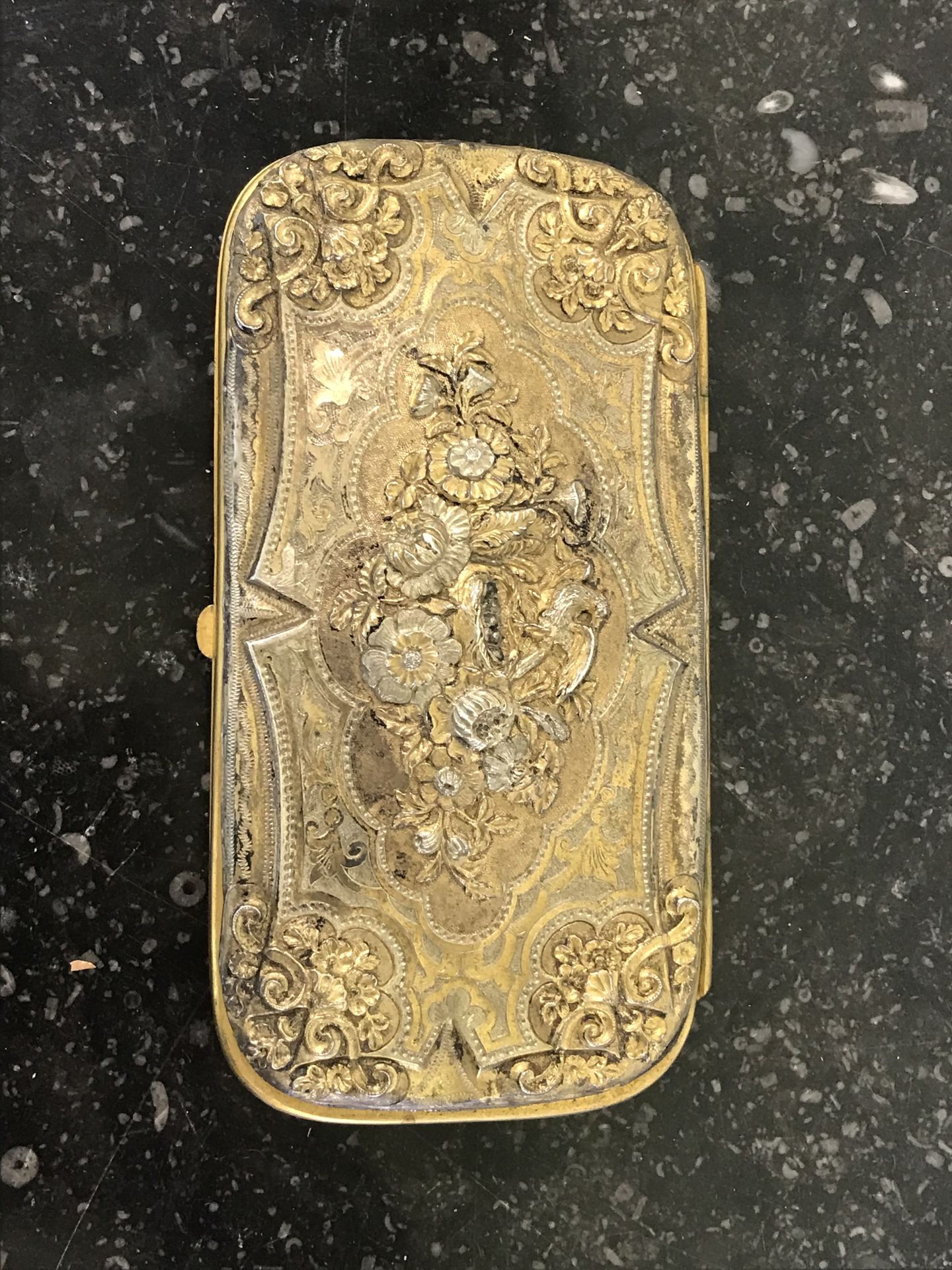 Null Chased and embossed metal case with floral and eagle decoration

Accidents,&hellip;