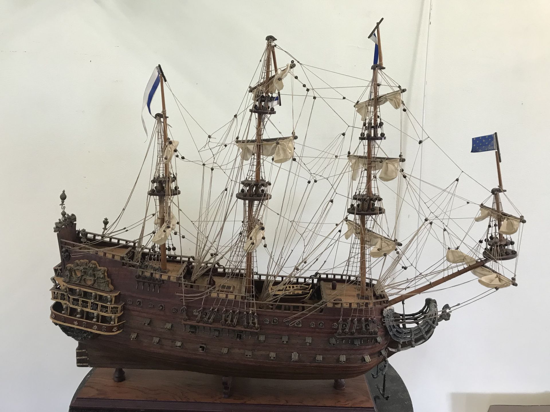 Null SHIP MODEL 

The Royal Sun 1669

Good general condition, some accidents 

2&hellip;