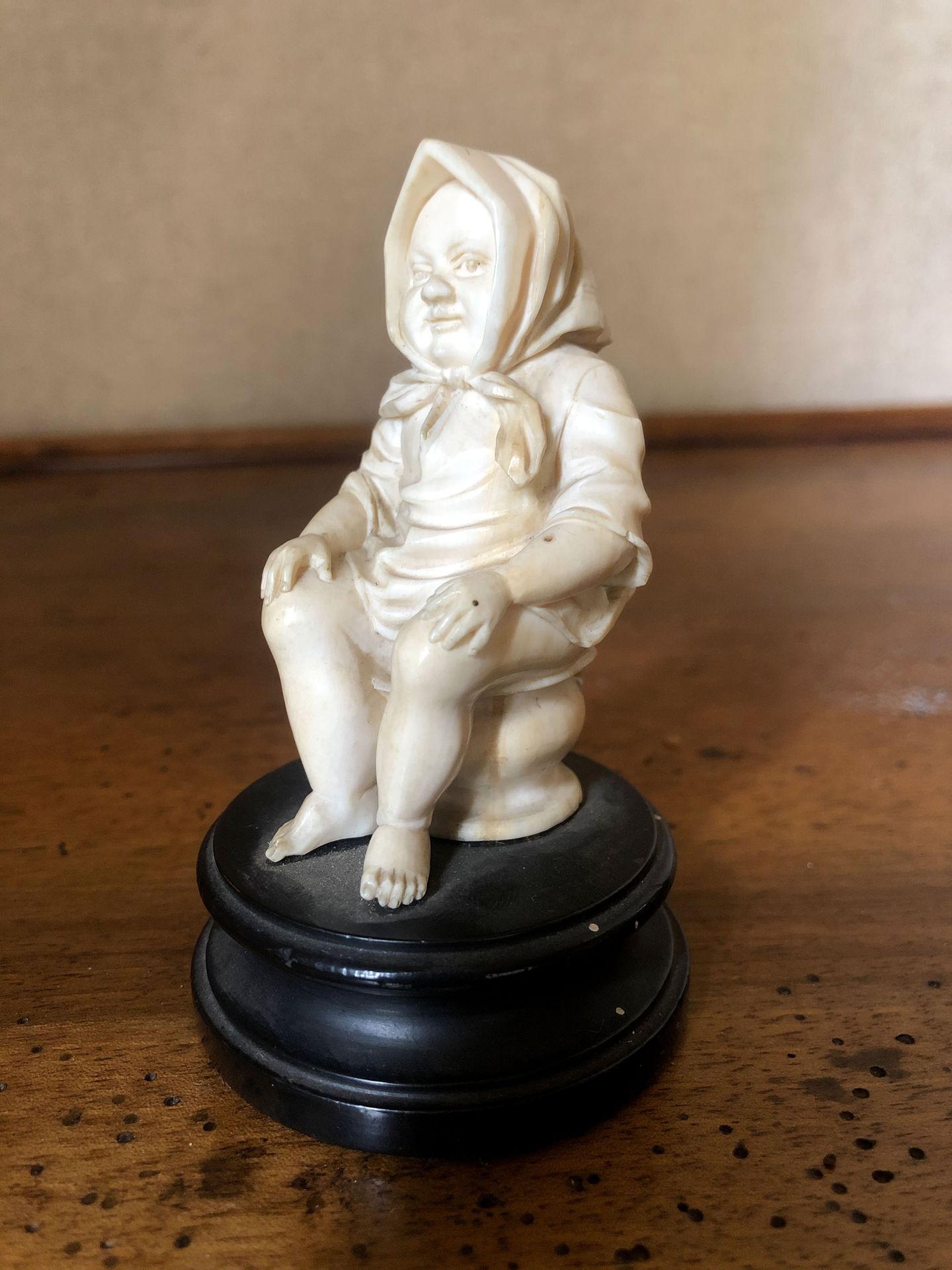 Null STATUTE in ivory, Dieppe, first half of the 19th century H. 9,5 cm