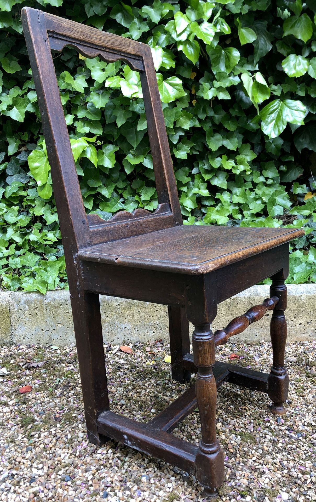 Null 六把洛林椅子，橡木和栗子，18世纪 不同的尺寸（使用状况）。