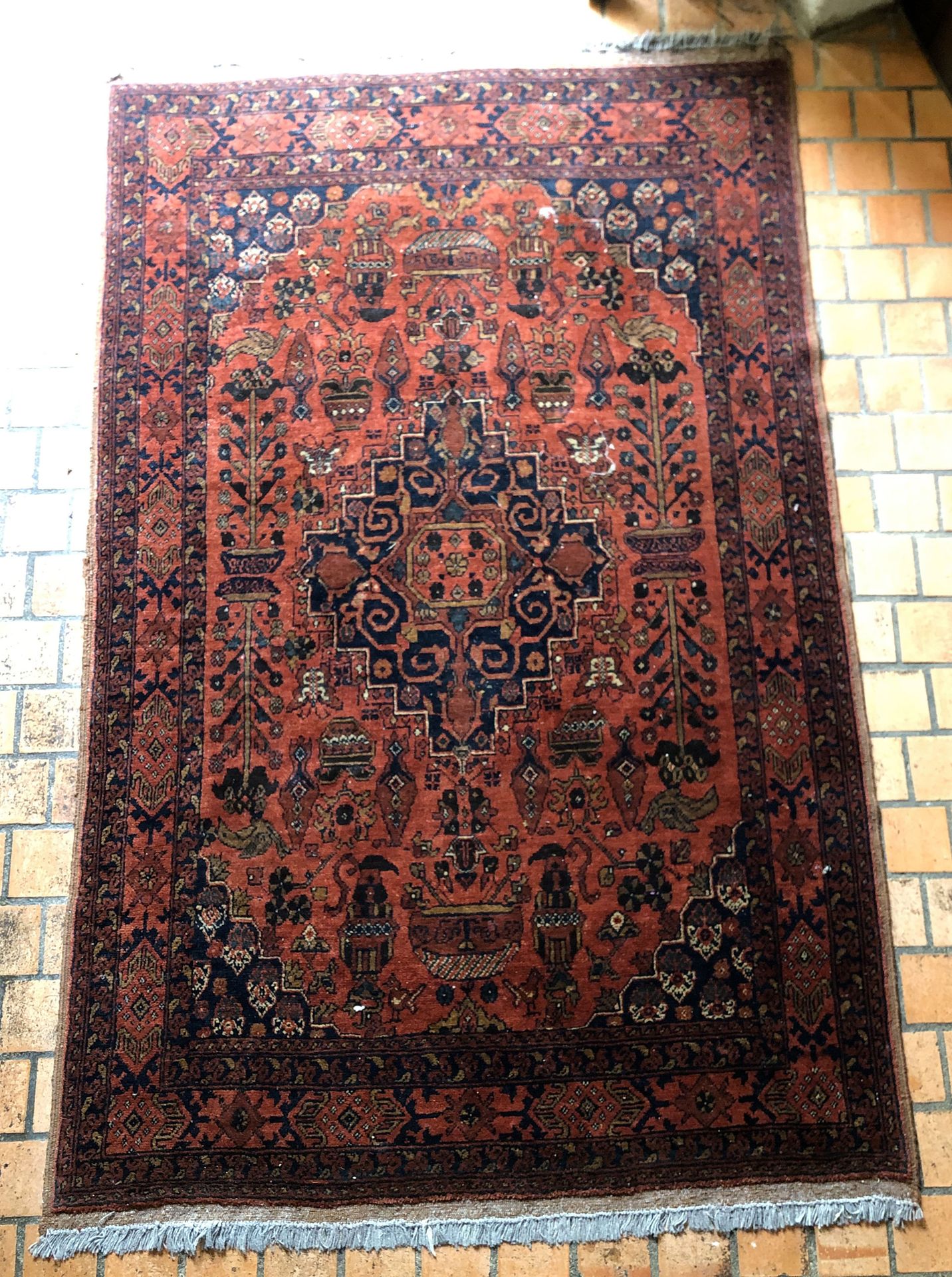 Null IRAN Due tappeti di lana 205 x 126 cm (Belaich) 170 x 133 cm (Moud) (Buono &hellip;