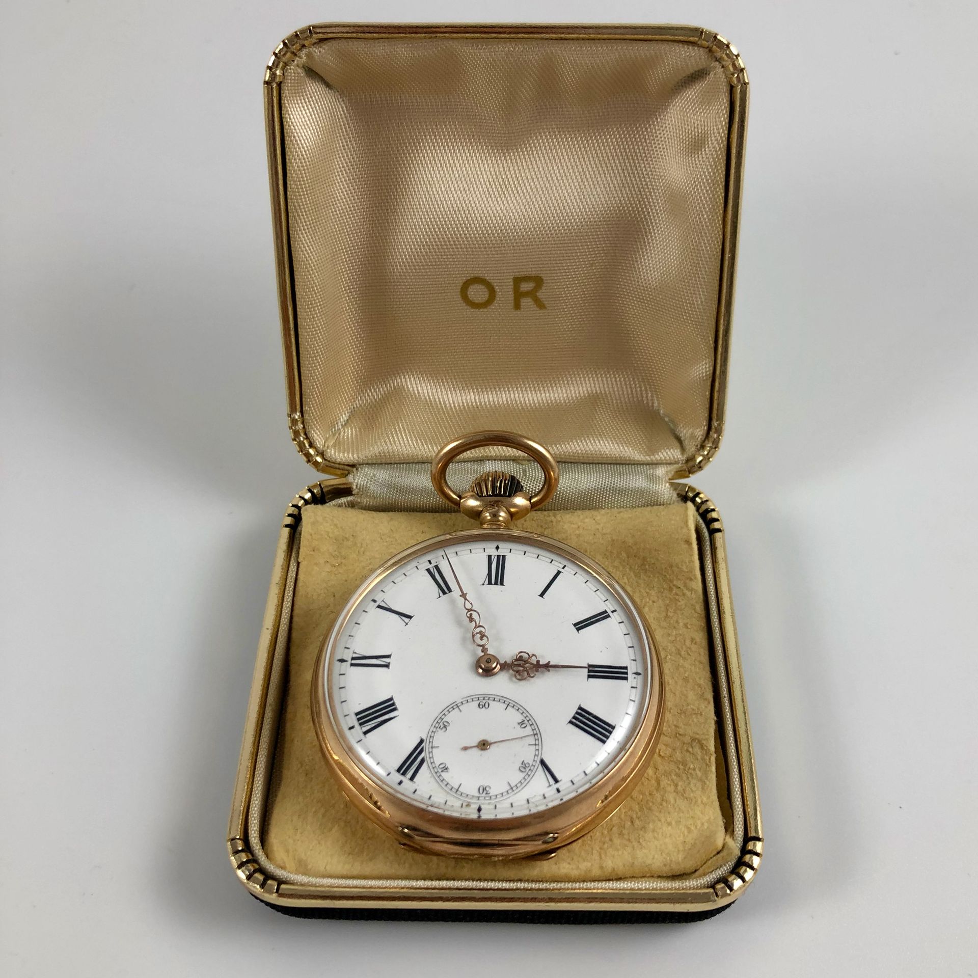 Null 
Gousset Anónimo

Alrededor de 1860.

Reloj de bolsillo de oro amarillo 750&hellip;